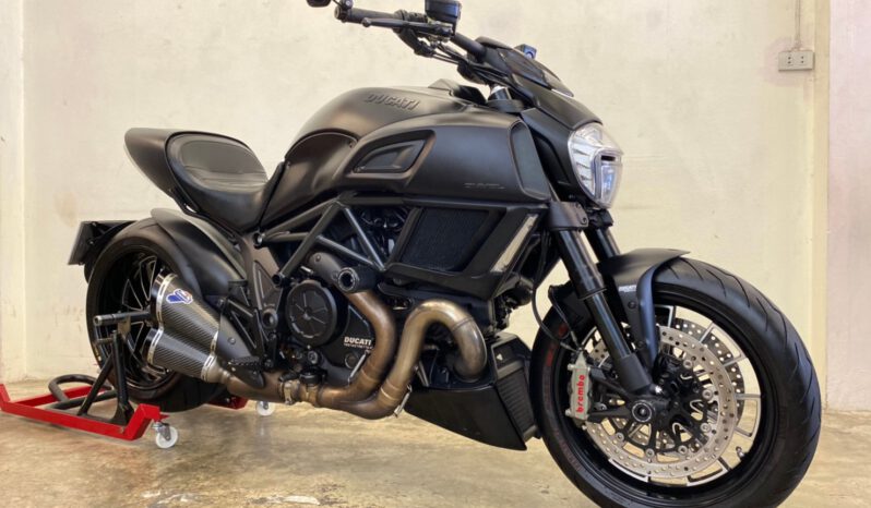 Ducati Diaval Carbon Y16 2015 full